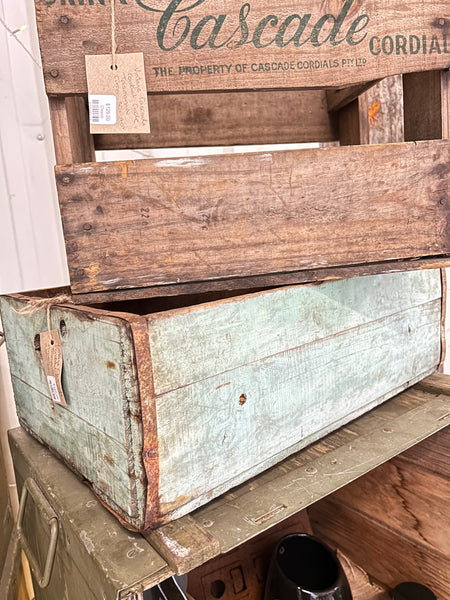 Vintage Cascade Cordial Crate