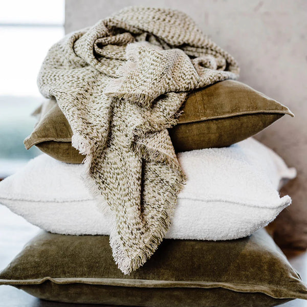 Midori Throw by Eadie