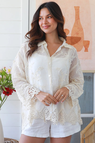 Embroidered Cream Daisy shirt